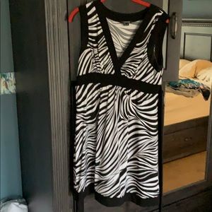 Zebra print tie at waist dress size Large